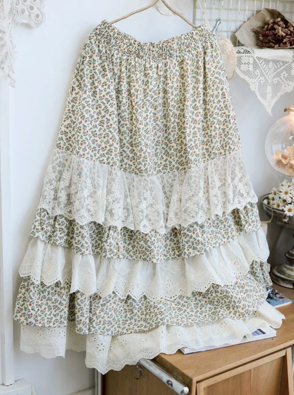 Vittlr Floral Layered Skirt